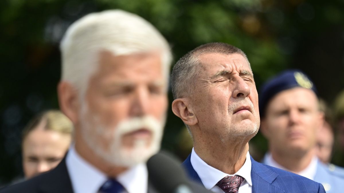 Jak přežít válku mezi vládou a Hradem. Bude dlouhá a bez vítězů