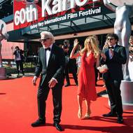 V půl šesté na červený koberec přijíždí Harvey Keitel. Hvězda filmů Martina Scorseseho nebo Quentina Tarantina už to tady zná.