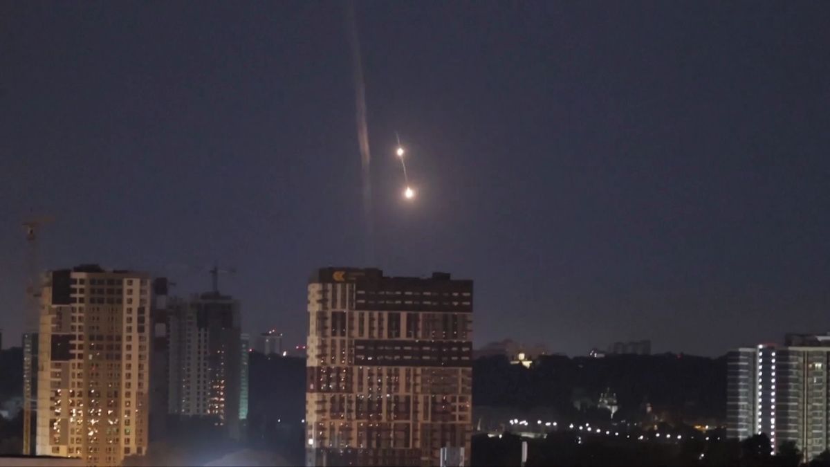 „Čas se měří lidskými životy.“ Kyjev už nemá čím sestřelovat ruské rakety