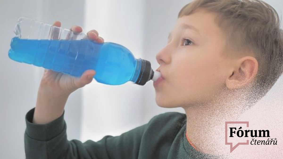 To už můžeme povolit i alkohol, glosují čtenáři spor o děti a energy drinky
