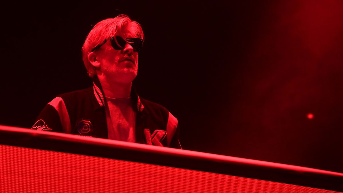 Odešel Kavinsky. Autorovi hitu Nightcall bylo 50 let, hrál i na Colours
