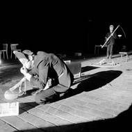 Tomáš Ruller: Černý trh, performance (& Nieslony, Fritz, Van Poppel, Klassen, Vaara, MacLennan), Východo‑západní evropský projekt, Praha, 1989. Pod krytím evropské divadelní Karavany Míru se podařilo zorganizovat veřejný performance festival v dnes již neexistujících pavilonech na pražském Výstavišti. Černý trh byl hlavním bodem programu.