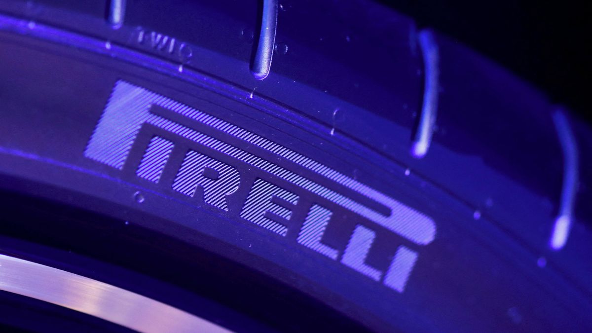Tykač a Strnad chtějí od Sinochem odkoupit část podílu v Pirelli