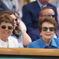 Tenisová americká hvězda Billy Jean King (vpravo). 