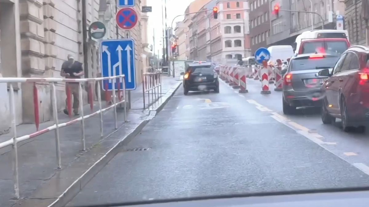 Modré tabule a žluté šipky: Co všechno Turek před nehodou ignoroval