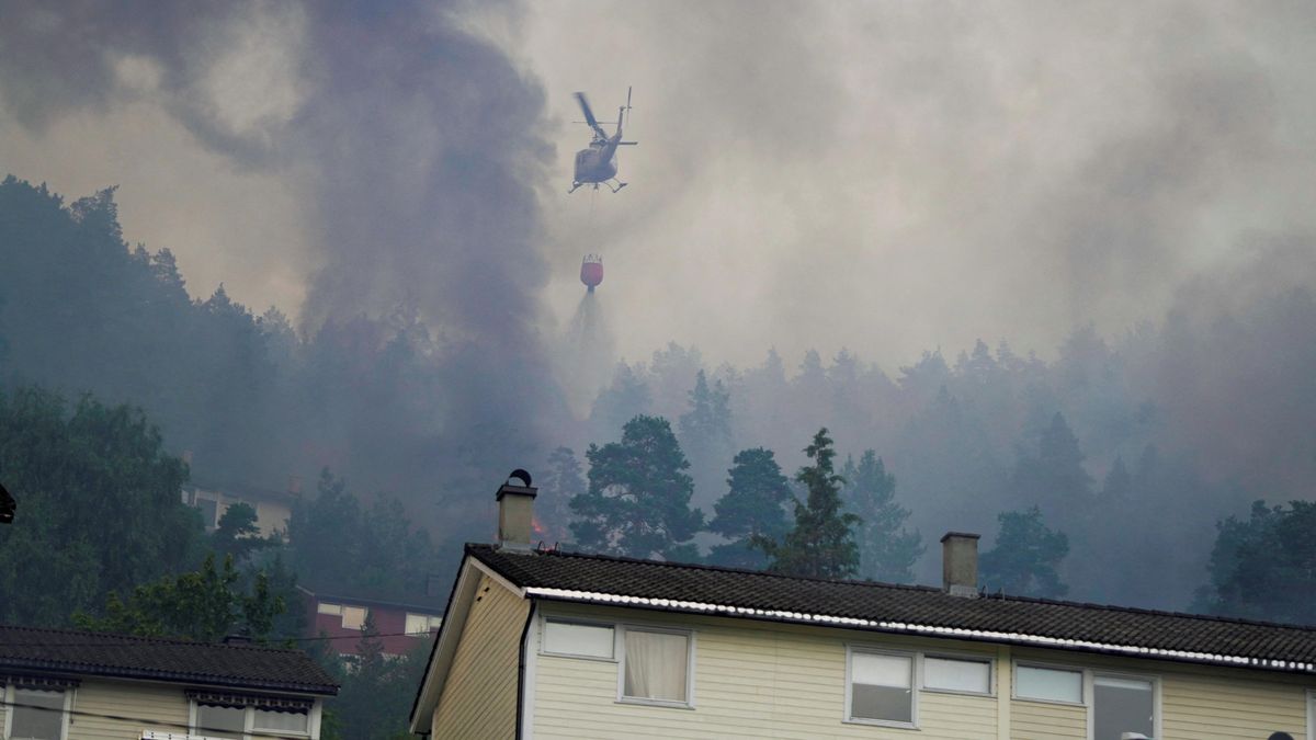 Požár v Norsku se stále nedaří dostat pod kontrolu, šíření ale již nehrozí