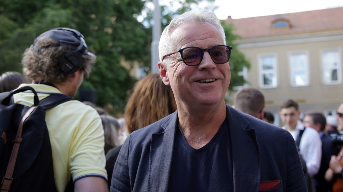 Falešná fotka poradce prezidenta a ústavního soudce. Neznáme se, reagují