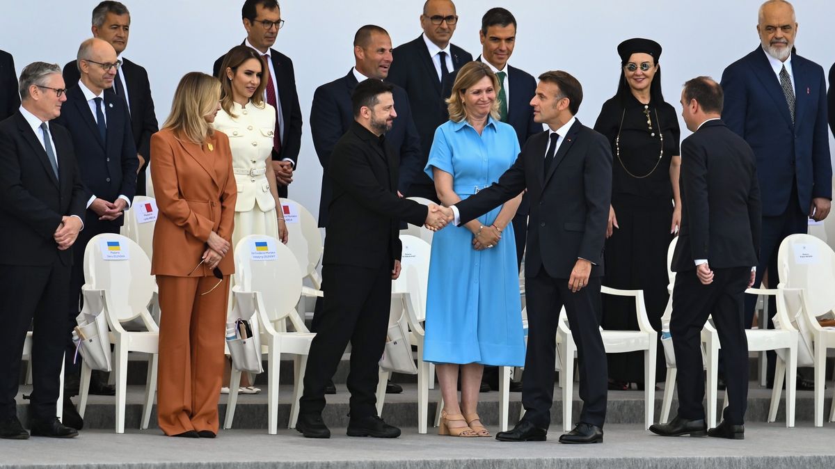 Konec naivity vůči Rusku. Macron napravuje chyby minulosti