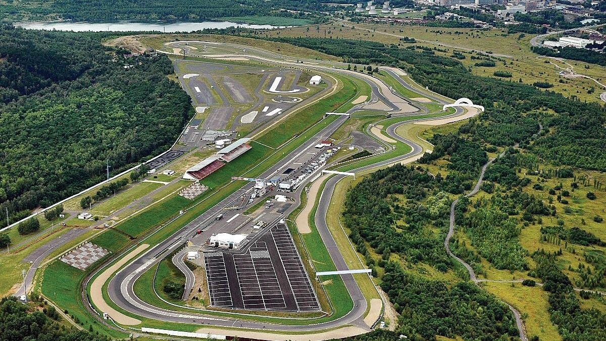 Jinde opatření fungují. Mostecký autodrom neuspěl a musí dál omezovat hluk