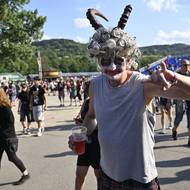 Někteří netrpěliví příznivci metalové muziky zamířili do Vizovic v předchozích dnech. „První přijížděli už minulý týden o víkendu,“ říká pořadatel Daron.