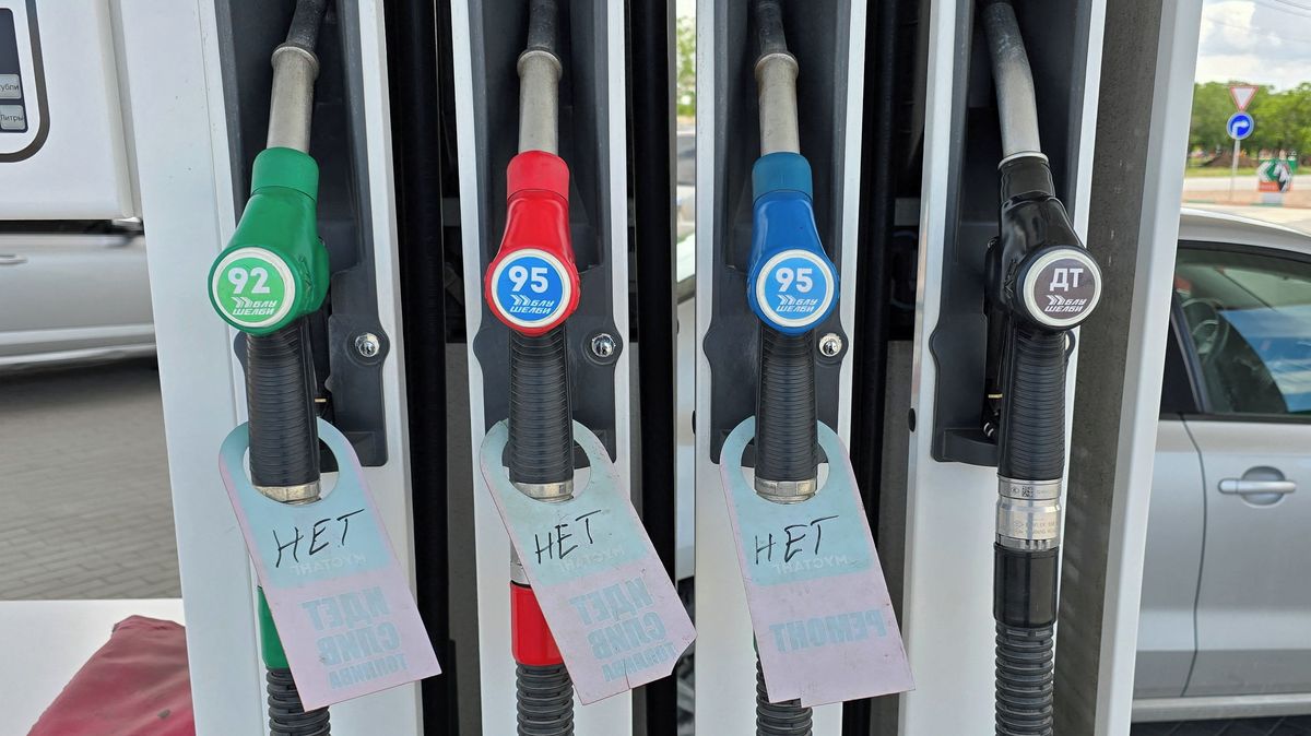 Putinem přiznaná krize bobtná. Váznou dodávky potravin i svoz odpadů