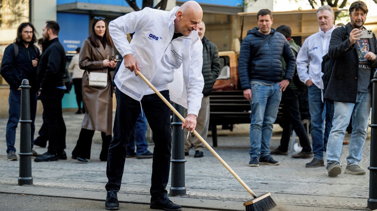 Jak si otec vydělal na majetek za 230 milionů? Politik ODS kličkuje