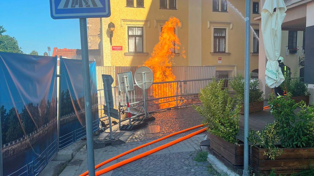V Českých Budějovicích hořela propojka plynu, jeden člověk se zranil