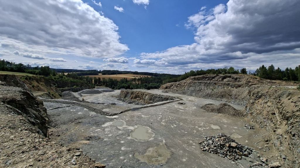 The Czech Republic is planning major construction, but lacks basic building materials