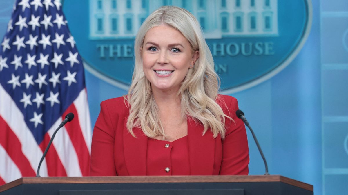 Leavittová na konci srpna skončí v pozici mluvčí Bílého domu, oznámil Trump