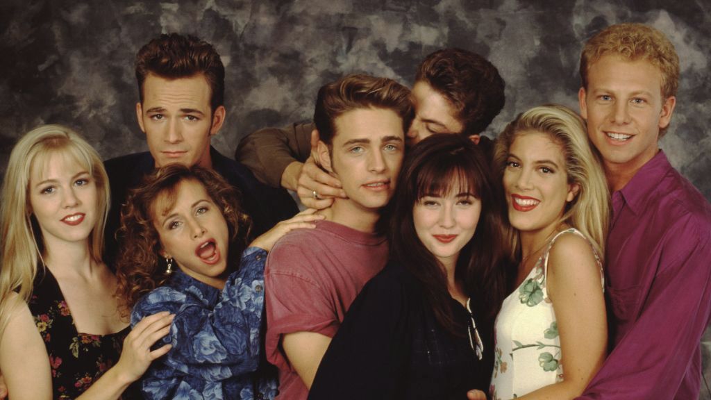 Střední škola ze seriálu Beverly Hills 90210 má potíže, ubývá jí studentů