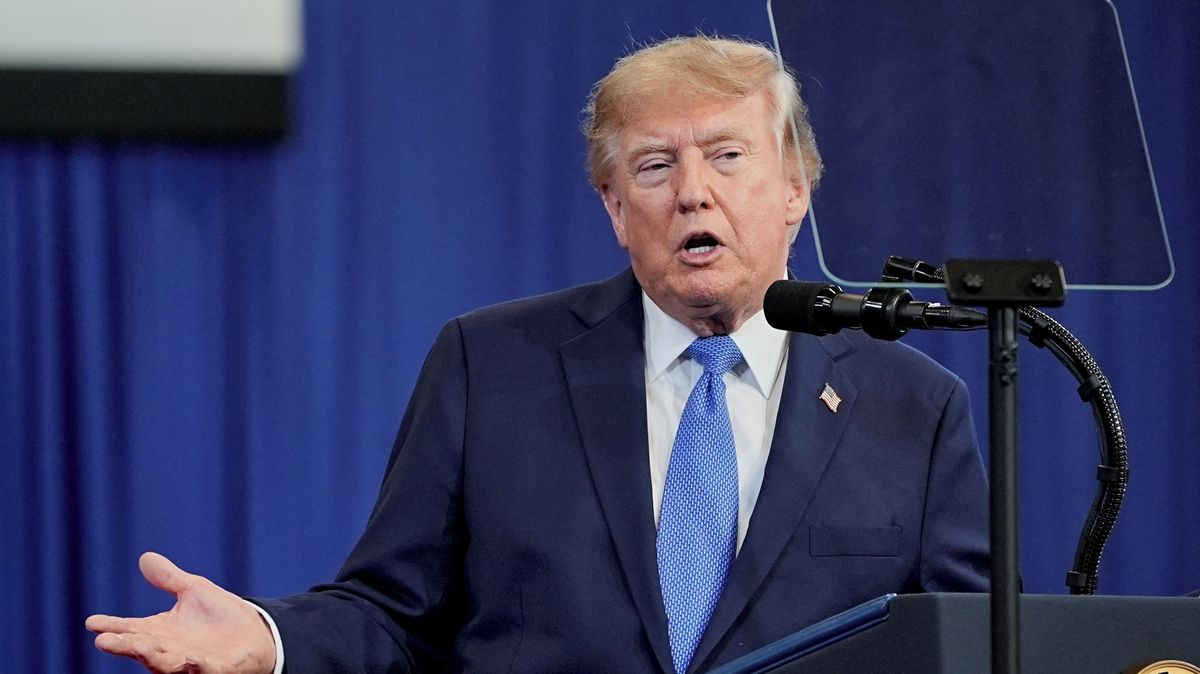 Spojené státy tvrdě zasáhnou ekonomiku Íránu, prohlásil Trump
