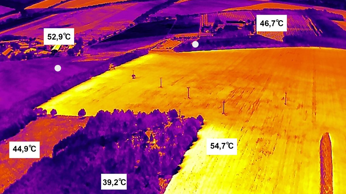 Fotky: Pole se rozpálí jako střecha. I venkovská krajina má tepelné ostrovy