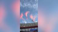 „Rozhodně to nebylo 15 metrů.“ Experti hodnotí nízký přelet nad stadionem