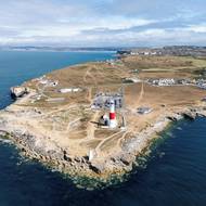 Vyschlá tráva v okolí majáku Portland Bill, 30. července.