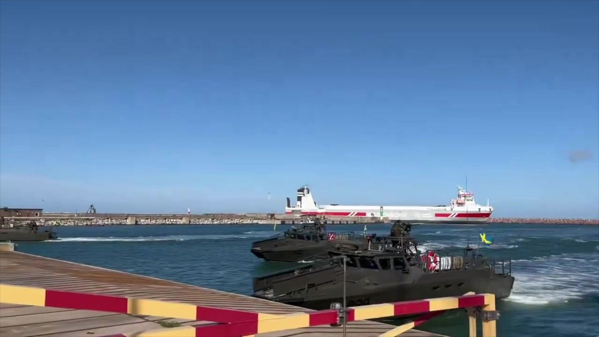 Video: Švédsko cvičí posílení strategicky důležitého ostrova v Baltu