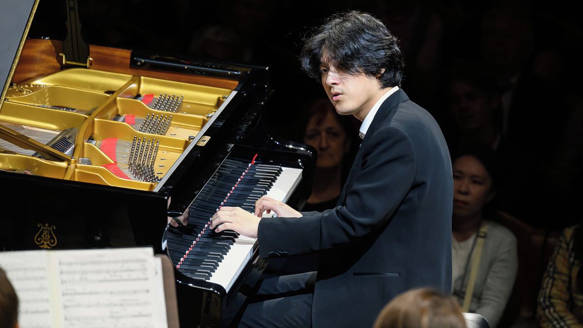 Recenze: Česká filharmonie na Dvořákově Praze doprovodila zázračného klavíristu