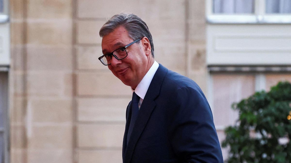 Srbský prezident Vučić rezignoval. Muž mnoha tváří chce změnit křeslo