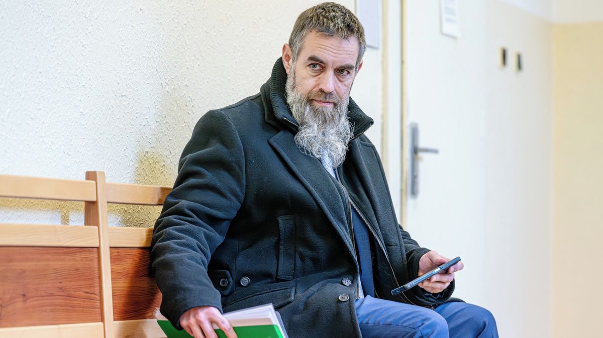 Dal si dva panáky a boural. Prezidentův šofér odmítl přijmout pravomocný trest