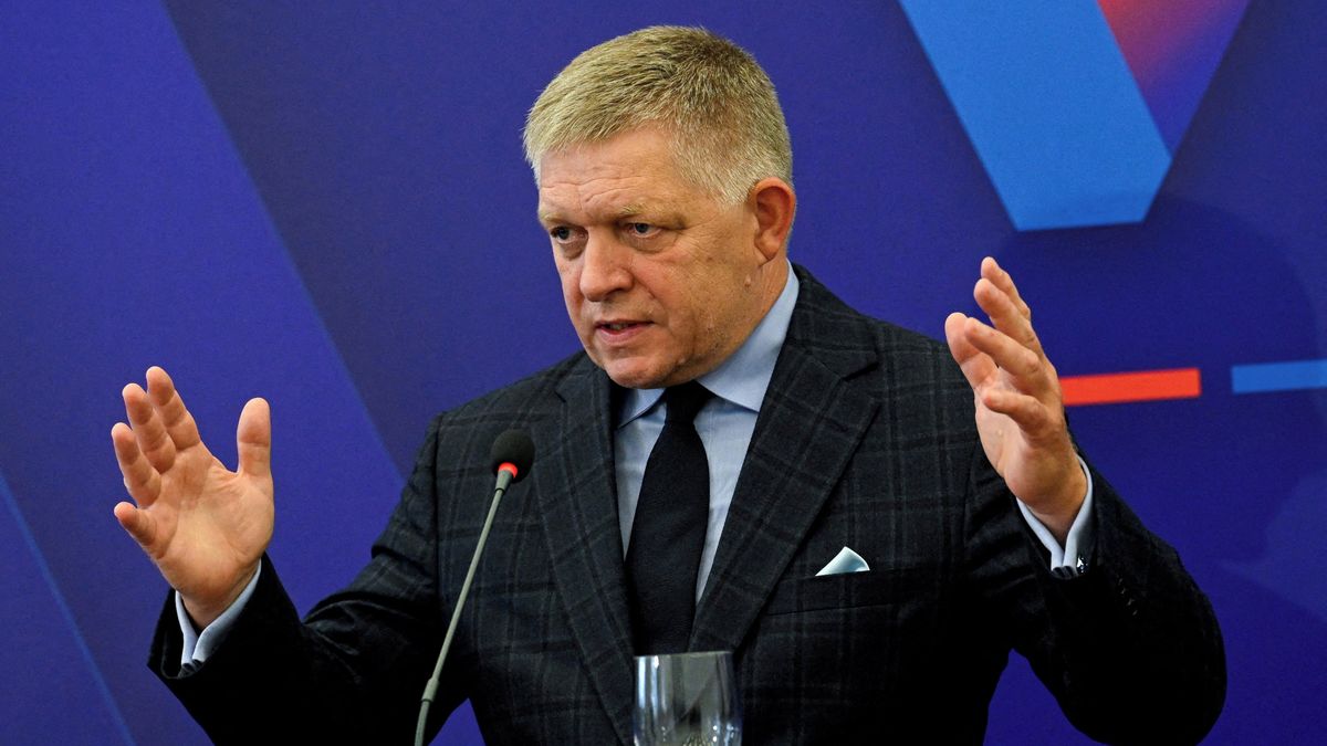 Slovensku by svědčila neutralita, řekl Fico. Vyhrožuje předčasnými volbami
