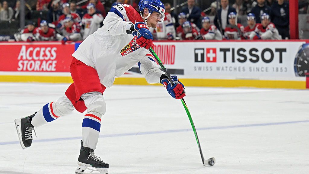Jeho hokej bolí. Český ranař zaujal slavný klub NHL