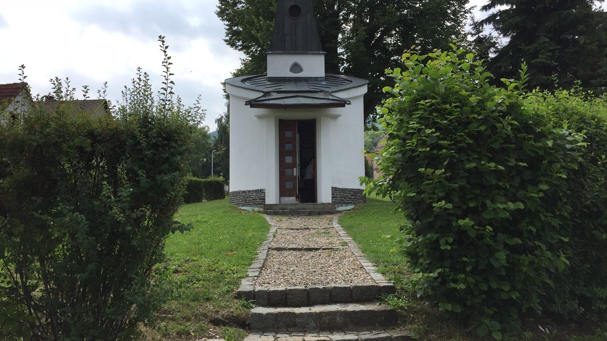 Zemřel architekt Ivan Nosek, autor kaple a Cesty přátelství pod Milešovkou