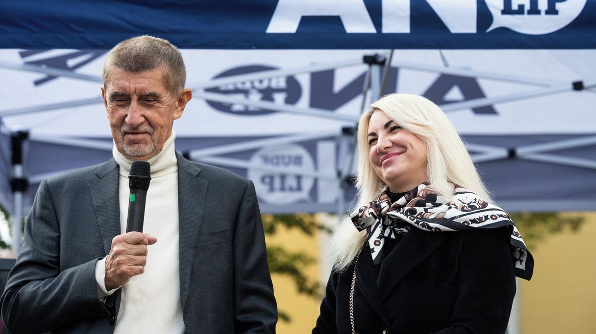Souboj virálů. Babišovy kanony míří na Vyškov
