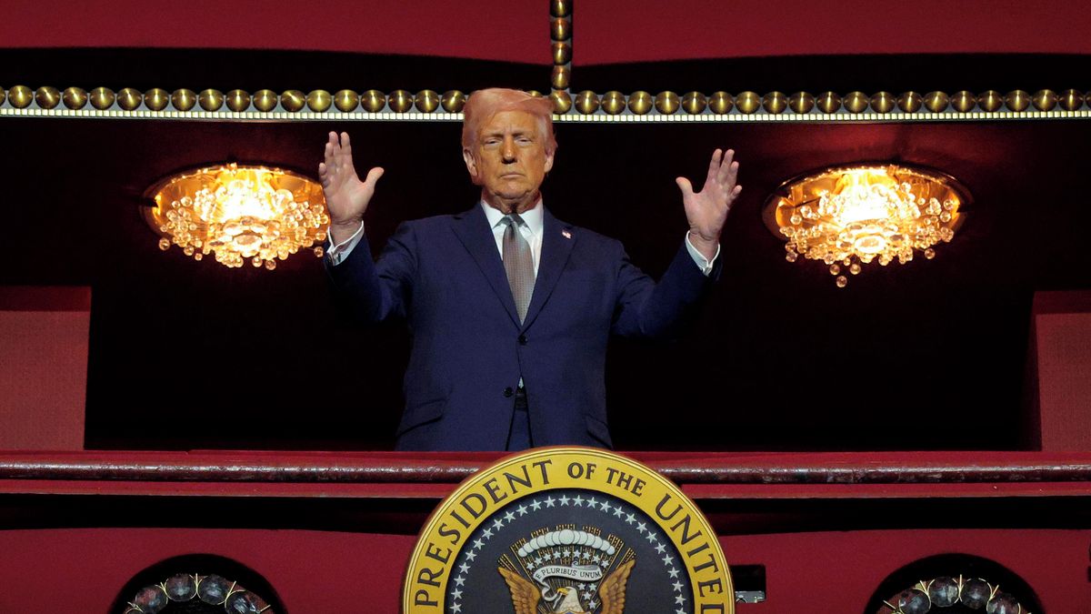 Buď Trumpovo jméno, nebo demolice. Ostrý spor ničí ikonickou instituci