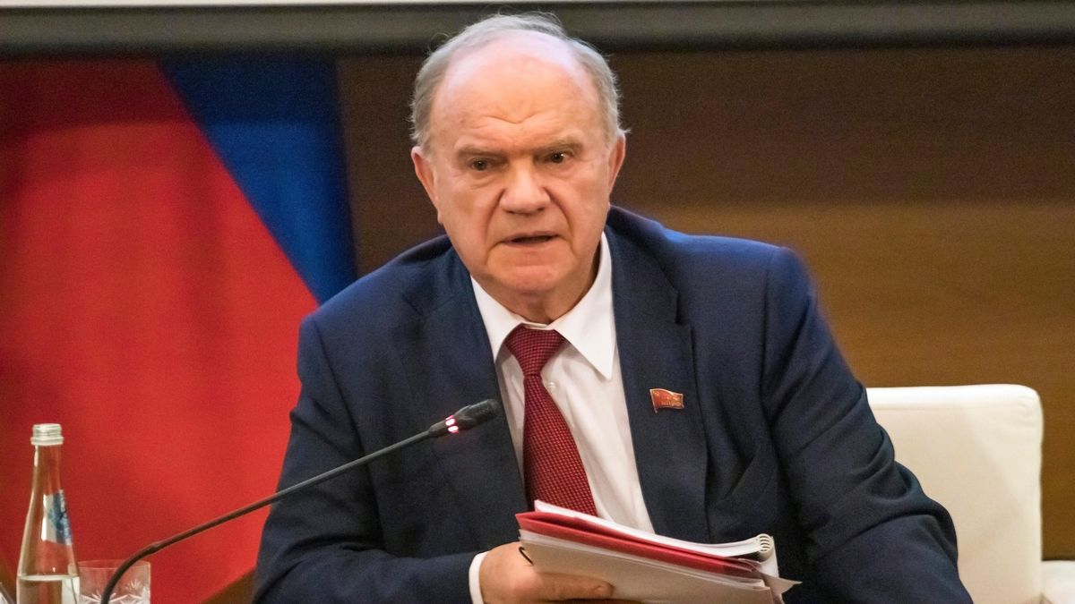 Šéf ruských komunistů vyzval ke změně kurzu války. Nešetřil ani další kritikou
