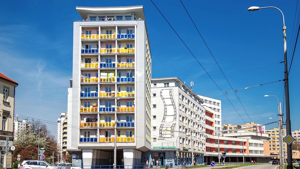 Porovnejte bydlení chudých i vily, v nichž se majitelé topili v luxusu. Navštivte Den architektury