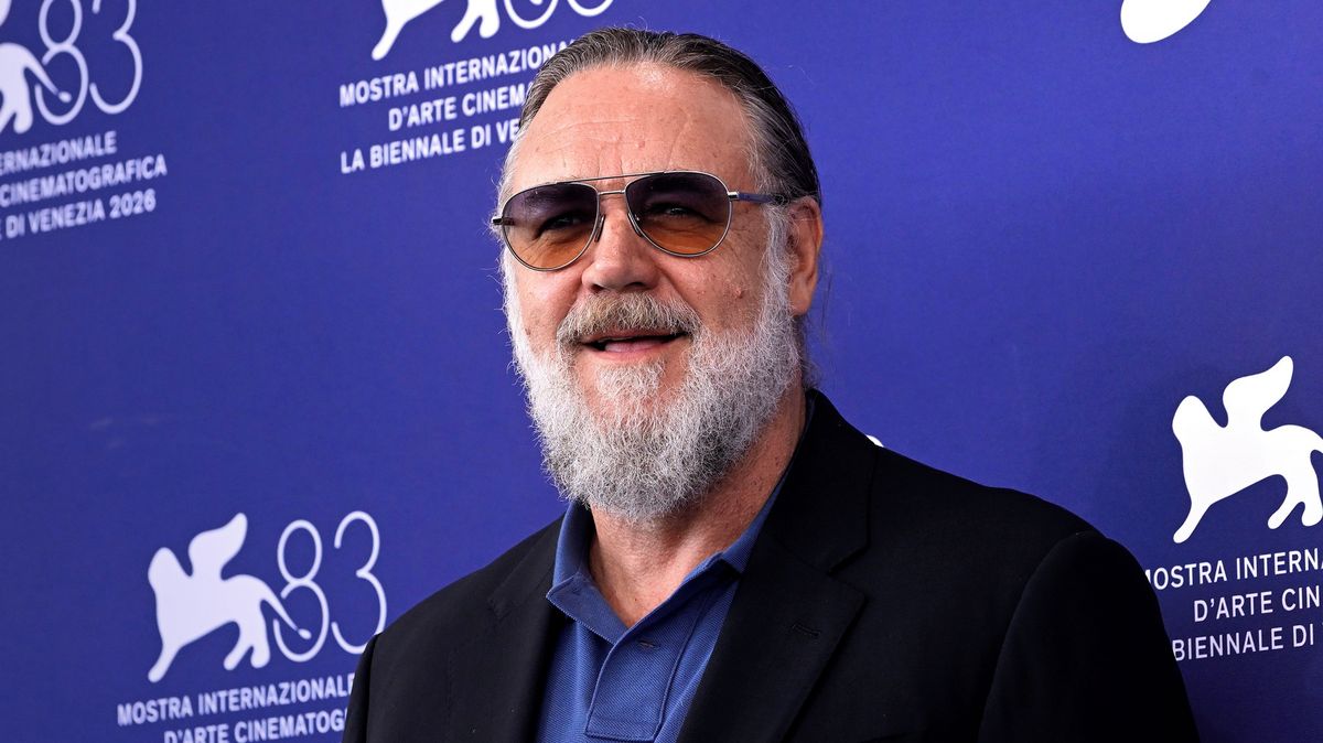 Russell Crowe natočil film o své hudbě, s kapelou přijede do Prahy
