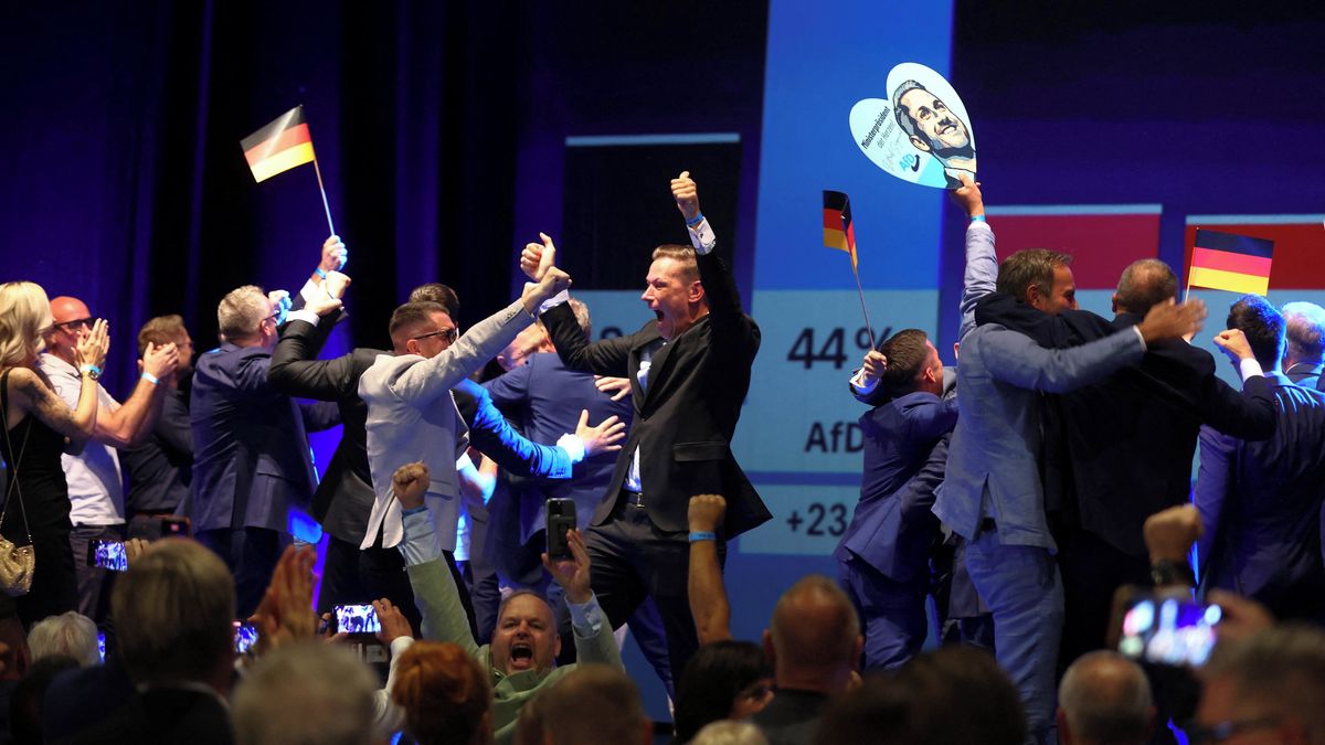 Fotky: Euforie u AfD. Strana si připsala historické vítězství