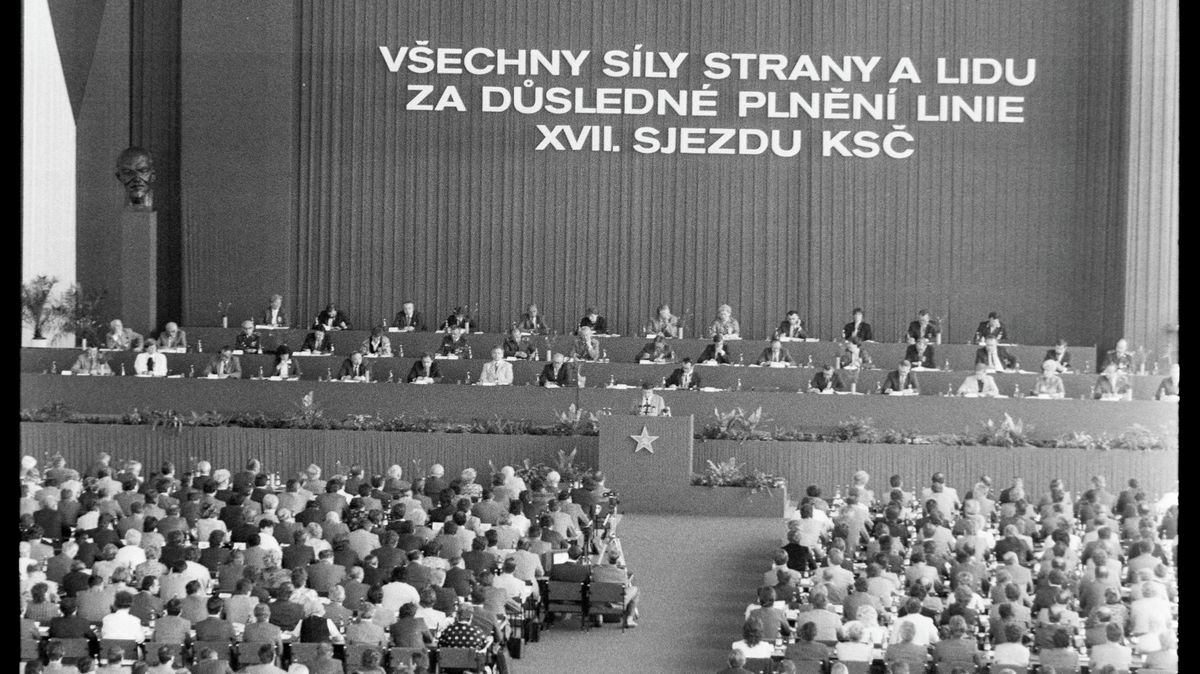 Dalším bývalým komunistickým funkcionářům klesnou důchody. Týkat se to bude i těch regionálních