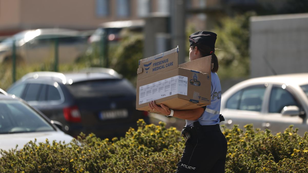 Policie ukončila zásah v hořovické nemocnici, výbušninu nenašla