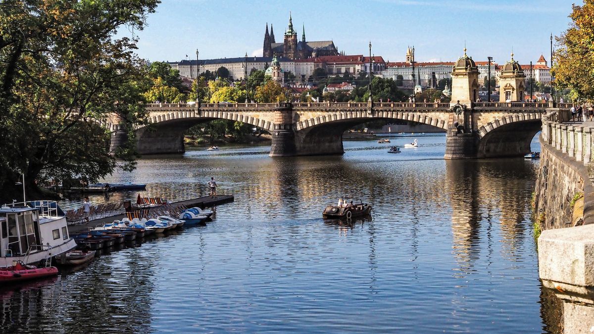Vltava se zastaví. Co by nastalo v Praze bez kaskády za nejextrémnějšího sucha