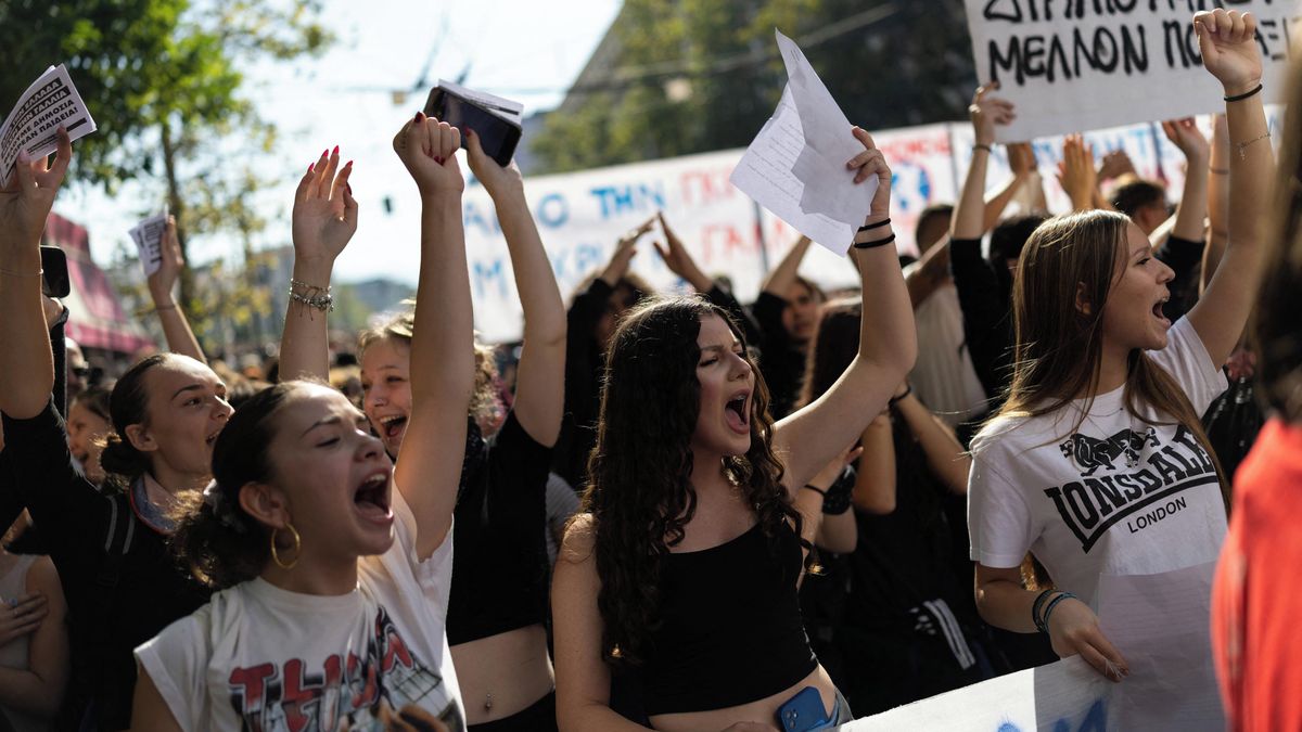 Desítky tisíc studentů v Řecku demonstrovaly za více peněz do školství