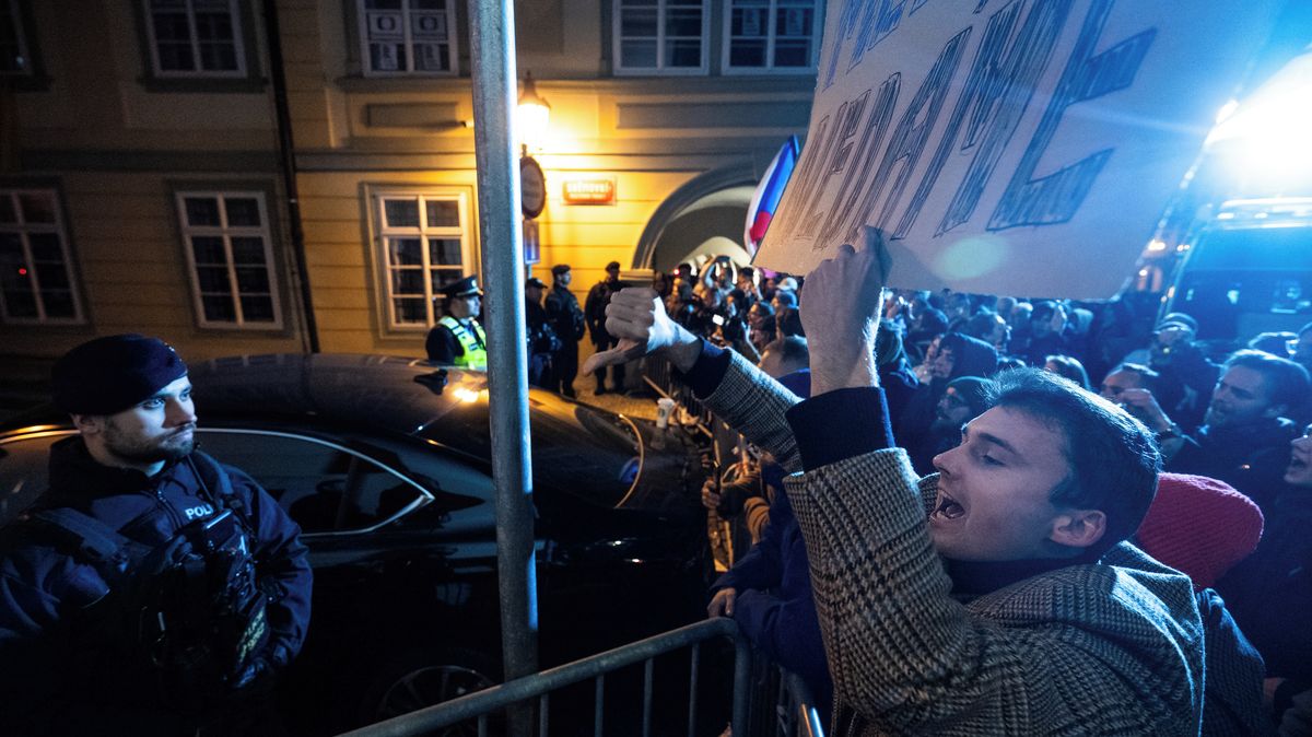 Bývalý premiér po jednání o poplatcích: Demokracie není diktát většiny