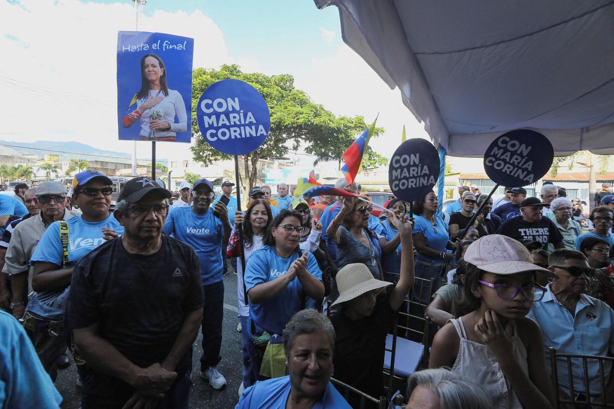 Vithali Mše a davy příznivců. Takto Venezuelané vítali svoji „Železnou lady ...