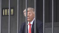 „Živý“ Trump se prochází vězením v Teheránu. Íránci jsou nadšení