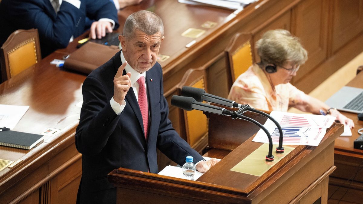 Babišův blitzkrieg. Proč začal útok na veřejnoprávní média