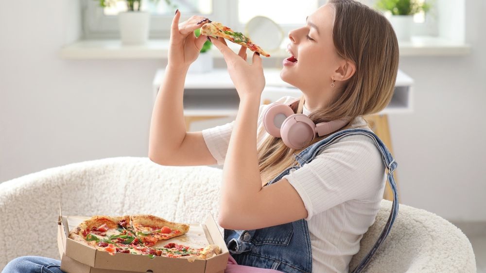 Gen Z se cibuli podle TikToku krájet nenaučí. Fandím hodinám vaření ve škole, říká vědkyně