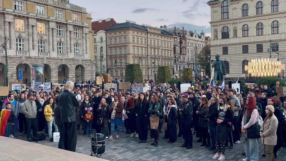 Demonstranti žádali odvolání Kuchařové, Blacka a Kříže z vládní rady