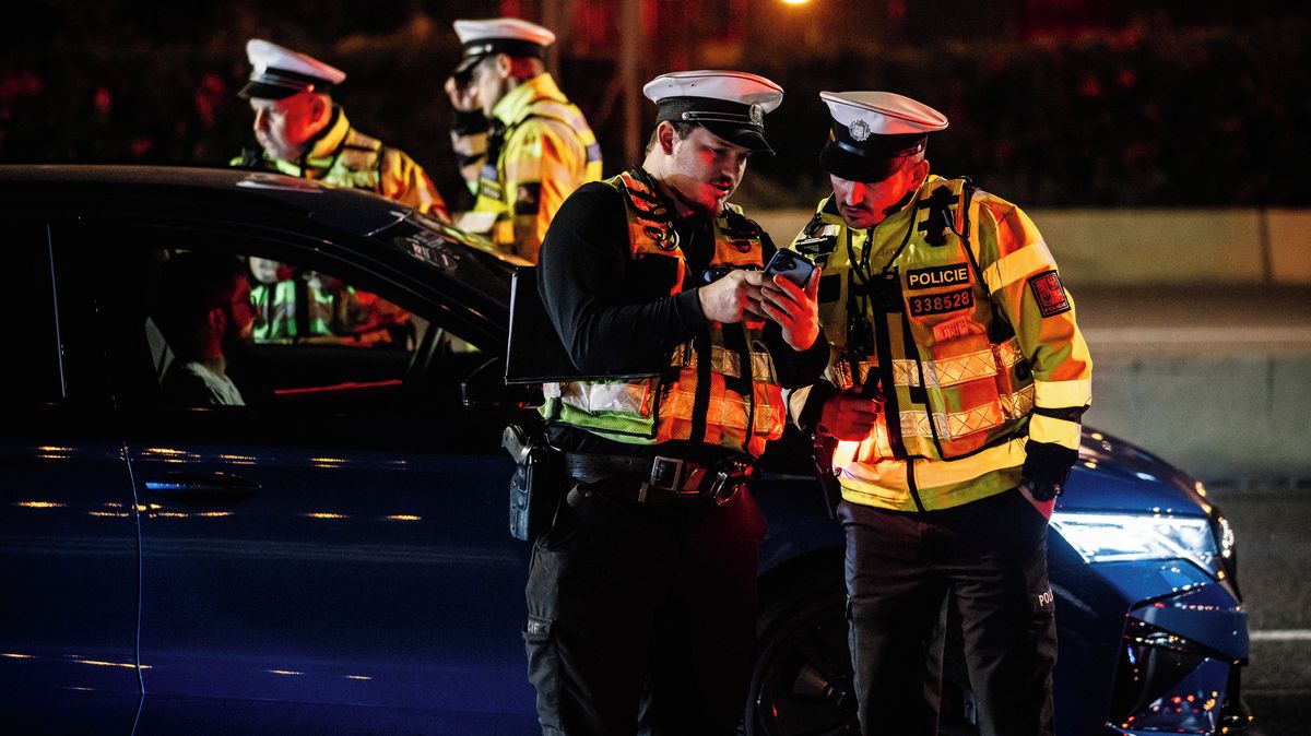 Sjezd tunningových aut v Praze se podle policie obešel bez větších problémů