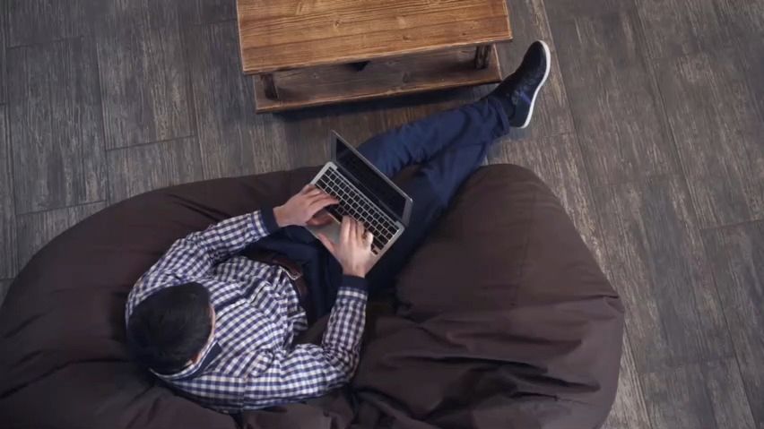 Vyhřívané sedačky v autě a notebook na klíně: jak dnešní muži zabíjejí své spermie