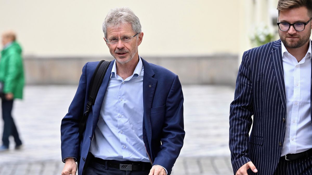 Obrazem: Řízečky i „Dobrota z Turkovy moštárny“. Pohled do volebních štábů